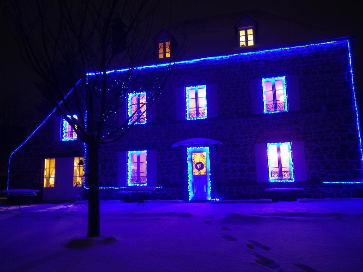 Maison D'Hotes La Nichee Rochefort-Montagne Exterior foto